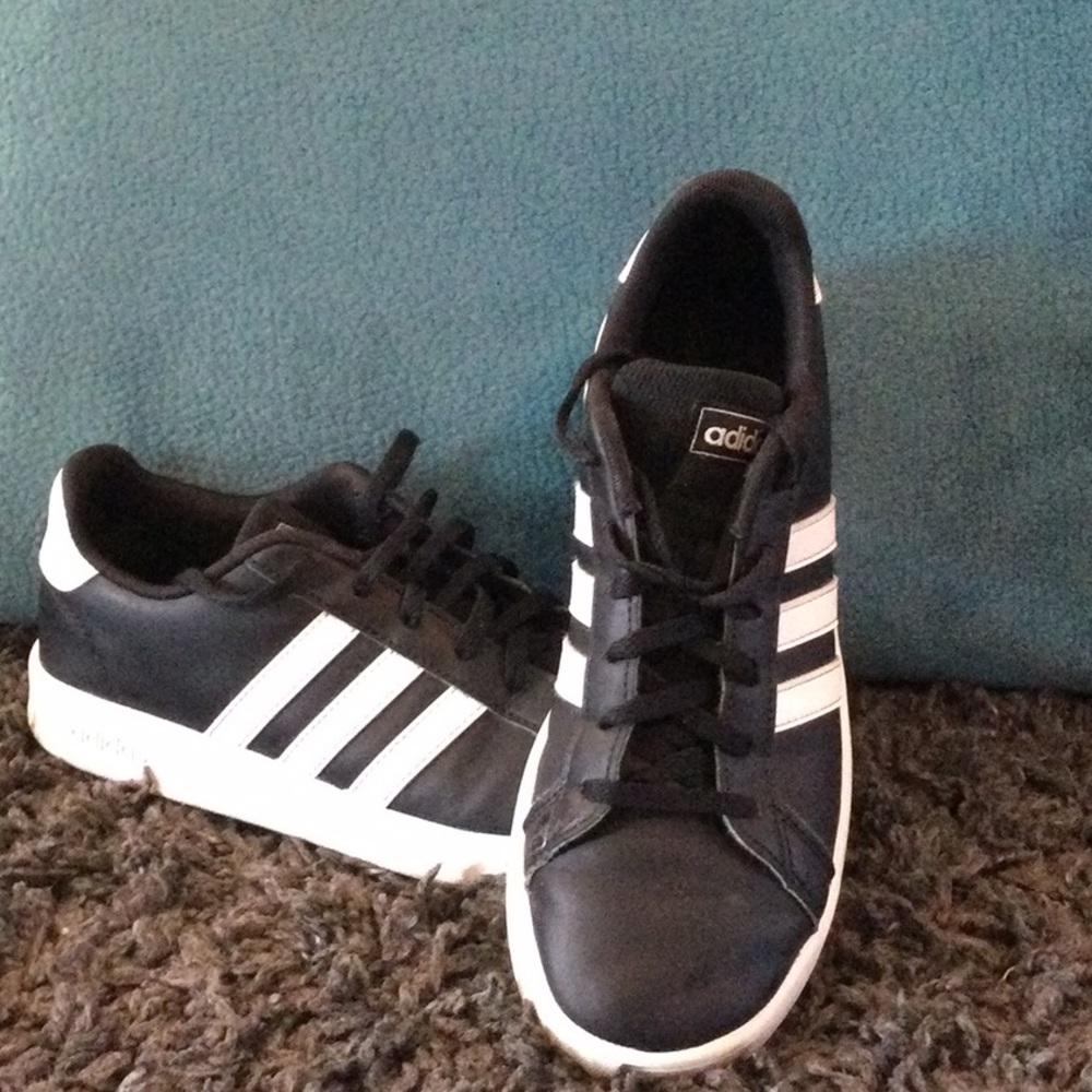 Youth Size 5 Adidas